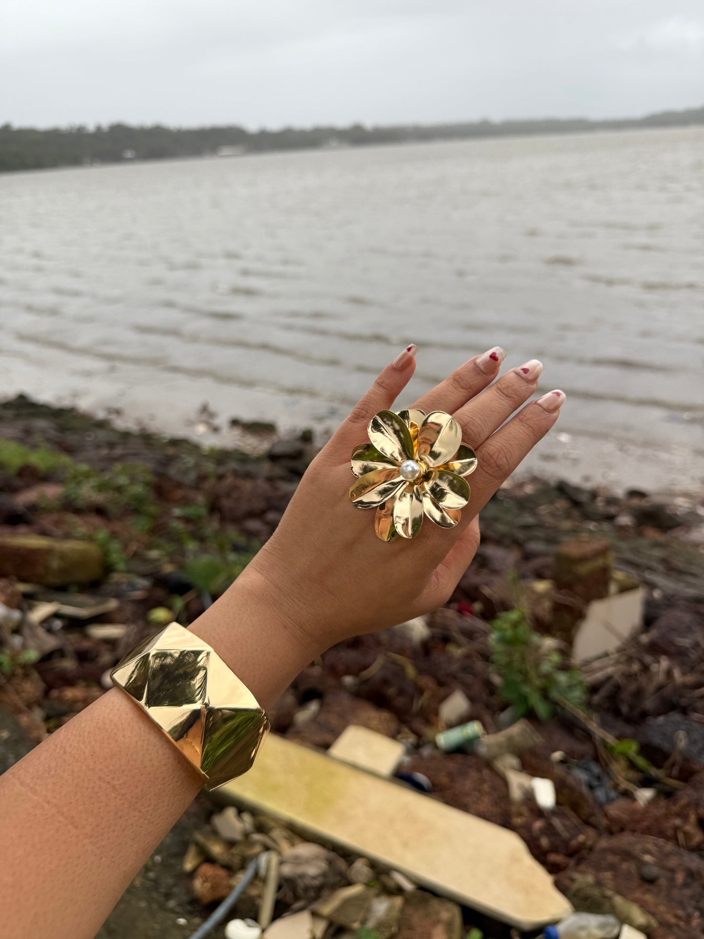 The Floral Ring with pearl