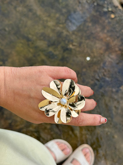 The Floral Ring with pearl